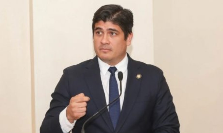 Carlos Alvarado respalda a Hacienda sobre aplicación de regla fiscal y contradice a Contraloría