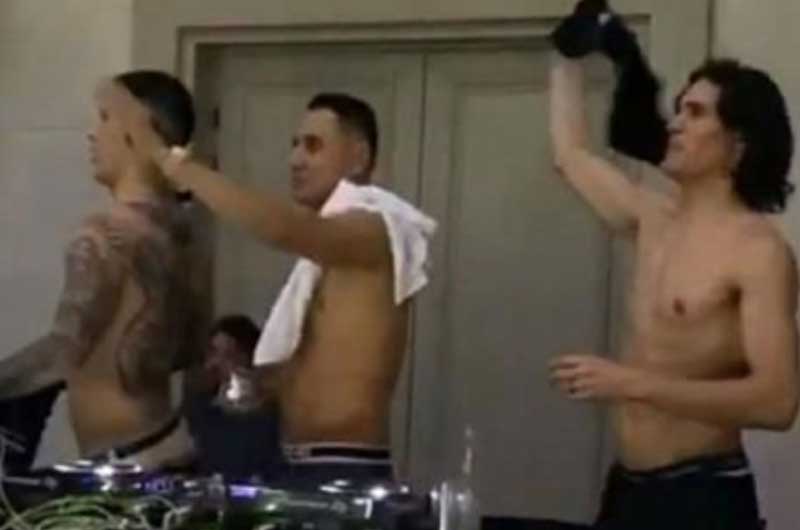 (VIDEOS) Keylor Navas, Neymar y Cavani bailaron sin camisa en una fiesta