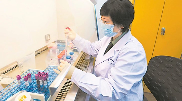 China dice haber desarrollado “con éxito” la vacuna contra el coronavirus y se prepara para su producción a gran escala