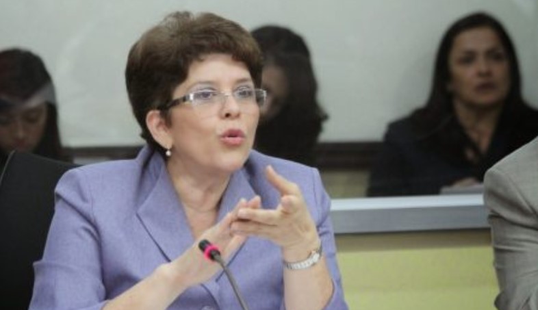 Diputados acuerpan a Contralora Marta Acosta tras denuncia penal por ordenar acatar plan fiscal