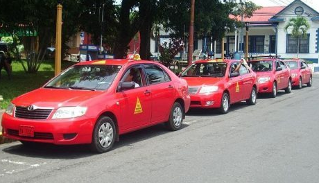 Tarifa inicial de taxis rojos aumentó hasta ¢25