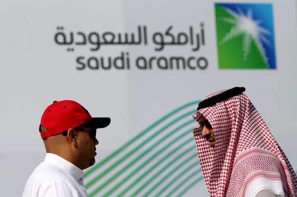 Se desploman las acciones de la petrolera Aramco, la empresa más cotizada del mundo: perdió 320.000 millones de dólares