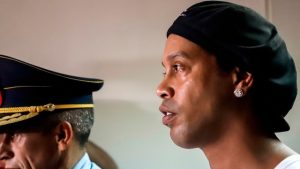 Cuánto tiempo podría permanecer detenido Ronaldinho en Paraguay si le sostienen la prisión preventiva