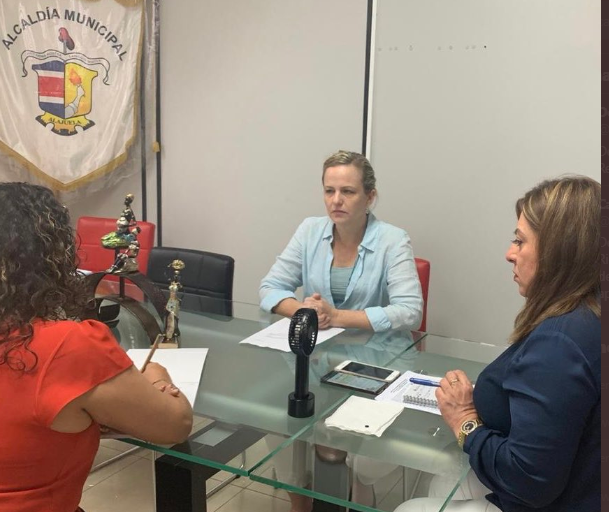 Defensoría pidió cuentas a alcaldesa de Alajuela por denuncias sobre incumplimiento en horas de suministro del agua