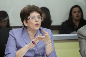 Denuncian penalmente a contralora Marta Acosta por orden de ajustar salarios en Poder Judicial