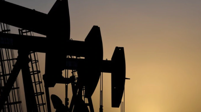 Caída histórica en el precio del barril de petróleo en Estados Unidos: cotiza a menos de 12 dólares