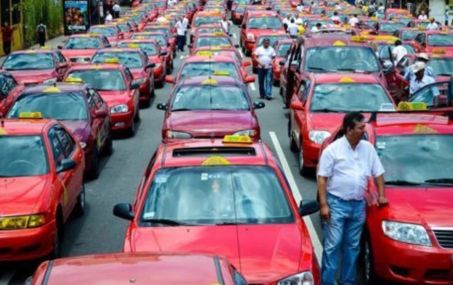 Gremio de taxistas pide revisar condiciones del servicio antes de abordar transporte tras recientes denuncias