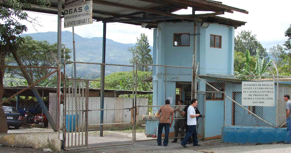 Contraloría urge a Justicia formalizar contrato para sistema de bombeo de agua en cárceles