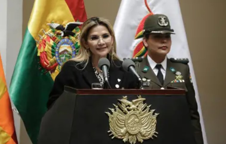 Polémica en Bolivia por un decreto que penaliza la información contraria a la cuarentena