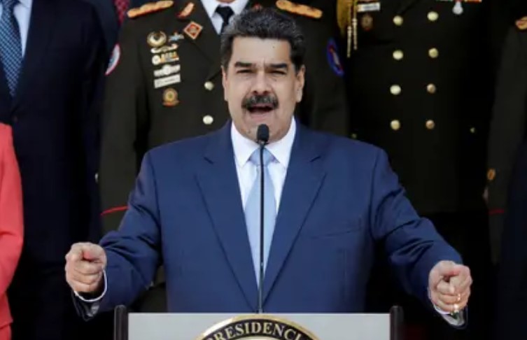 EEUU evalúa tomar medidas en respuesta a los envíos de combustible de Irán a Venezuela