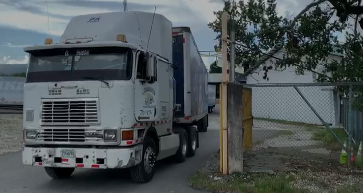Camioneros deponen bloqueo en frontera con Panamá tras más de una semana de negociaciones