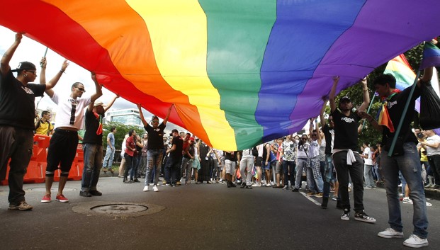 Iniciativa busca apoyo de 29 diputados para aplazar matrimonio igualitario