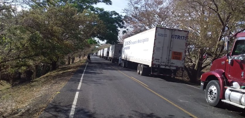 Costa Rica permitirá ingreso controlado de transportistas desde Panamá… Bloqueo en frontera con Nicaragua se mantiene