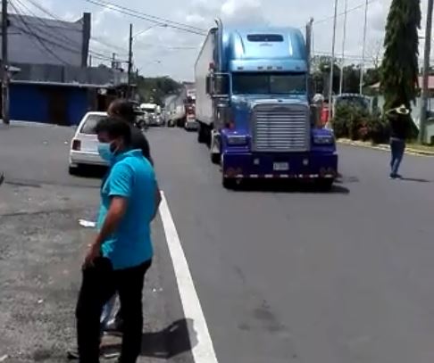 Transportistas reclaman en frontera con Panamá por restricciones de ingreso a Costa Rica
