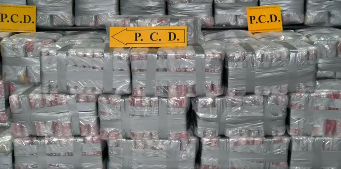 Decomisan más de una tonelada de cocaína en carga de jugo de piña con destino a Holanda