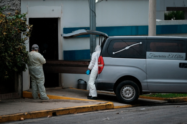 El régimen de Daniel Ortega despidió a un grupo de médicos por criticar el manejo de la pandemia de coronavirus