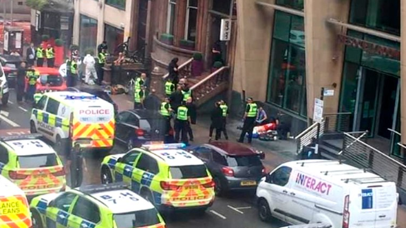 Un ataque con un cuchillo dejó al menos tres muertos en Escocia: la policía investiga si fue un atentado terrorista