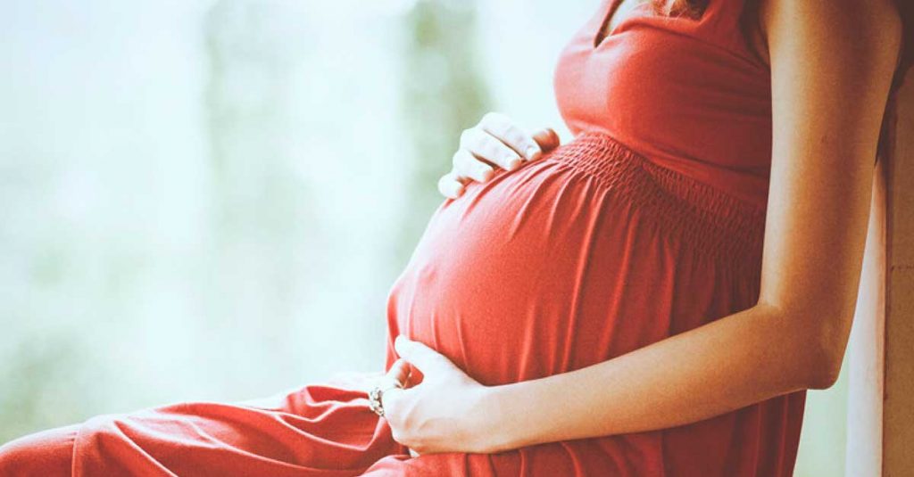 Estudios descartan riesgos adicionales en embarazadas ante contagio por COVID-19
