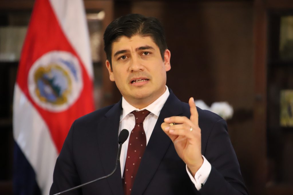Carlos Alvarado reconoce necesidad de recortar presupuesto y evitar “alegres exoneraciones”