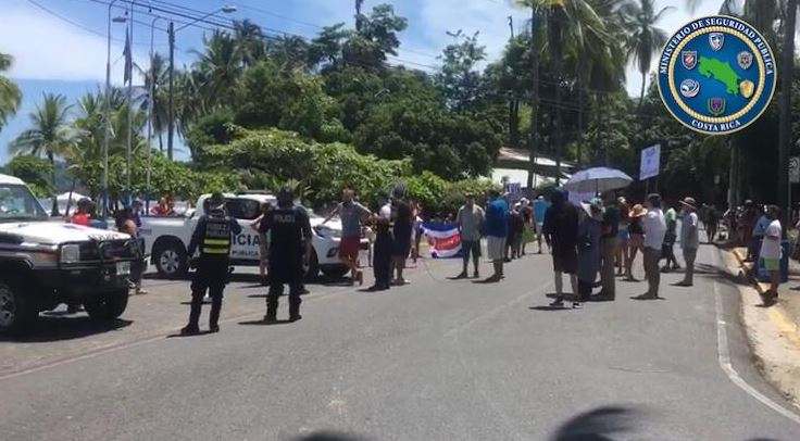 Vecinos de zonas costeras se manifestaron para exigir reapertura de playas