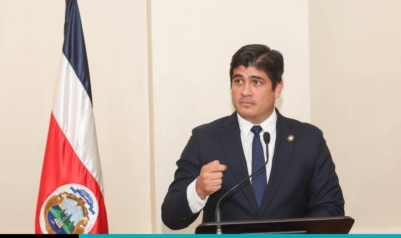 Presidente Carlos Alvarado muestra proyectos trascendentales para el gobierno a jefes del PAC, PRN y PLN