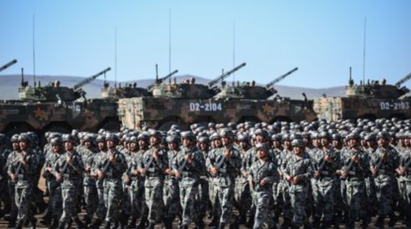 Estados Unidos asegura que China trabaja en la creación del “ejército más avanzado del mundo” mediante el robo de tecnología occidental