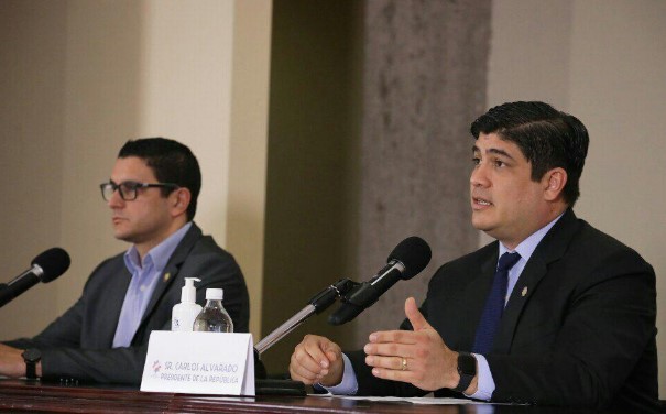 Carlos Alvarado reclama que sectores utilicen pandemia para hacer campaña electoral