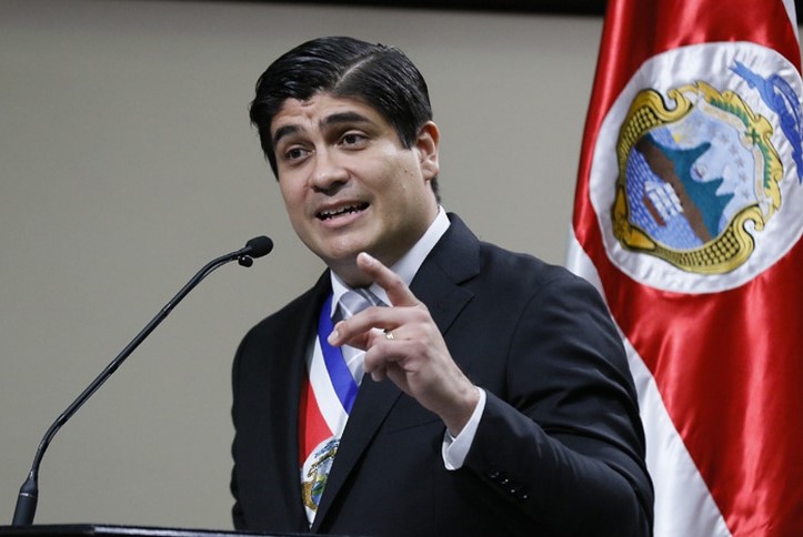 Presidente Alvarado y fracciones legislativas acuerdan someter a discusión 27 proyectos de ley