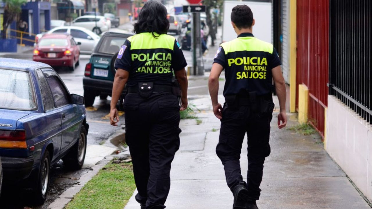 Policía Municipal custodia seis cuarterías en San José por casos positivos de Covid-19