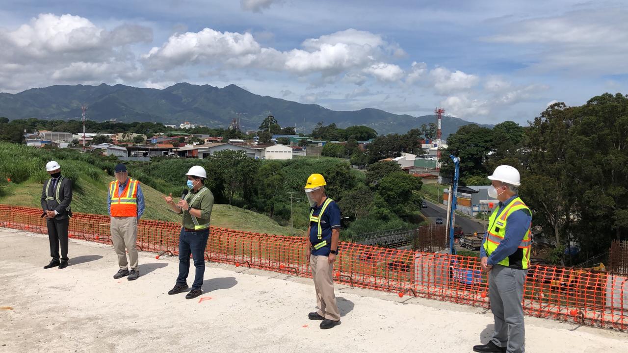 Cuatro años de espera: Este jueves inició la construcción de puente sobre Quebrada Rivera en Circunvalación Norte