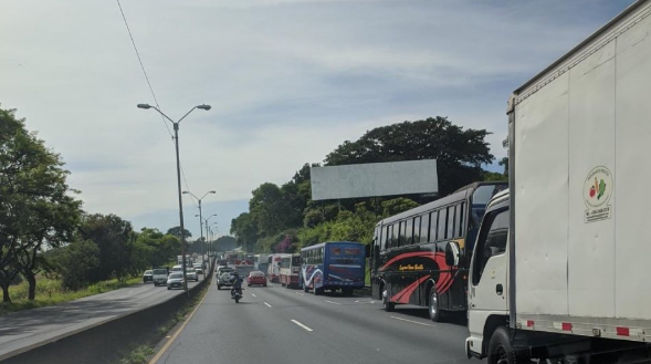 Autobuseros piden al gobierno soluciones ante afectación del 70% en sus ingresos
