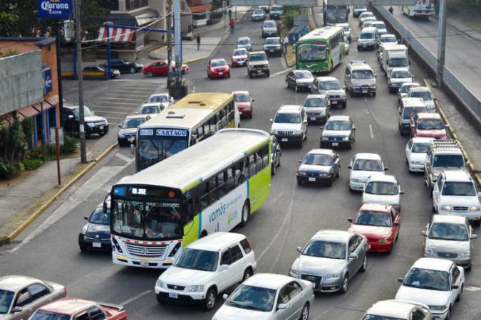 Transporte público reporta millonarias pérdidas por pandemia: Regulador propone postergar renovación de autobuses