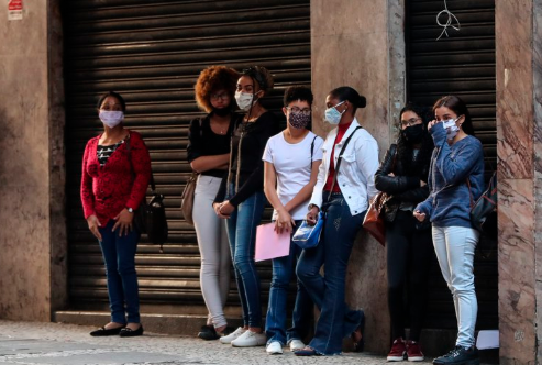Por el impacto del coronavirus, el desempleo en Brasil trepó al 13,3%, su máximo en tres años