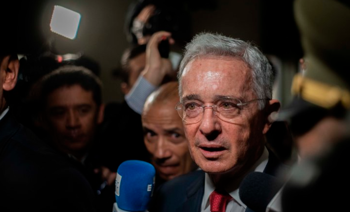 Colombia: la Corte Suprema ordenó el arresto domiciliario de Álvaro Uribe en un caso por fraude procesal y sobornos