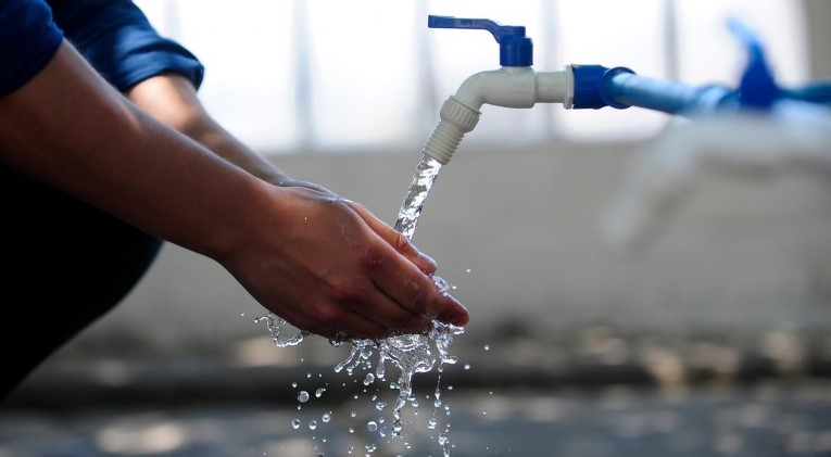 Gobierno amplía por 30 días directriz que insta a suspender cortes de agua por morosidad