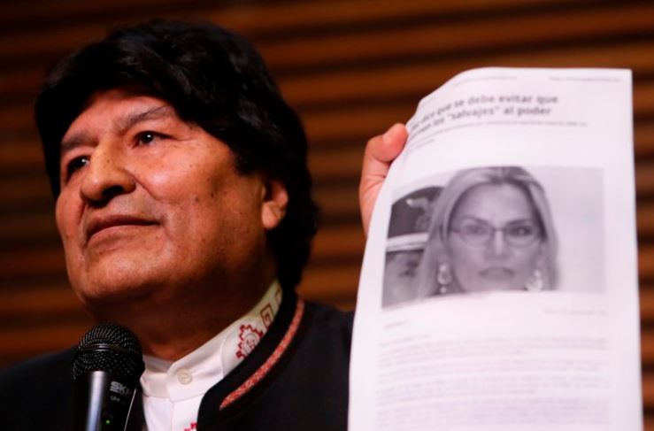 Horas determinantes en Bolivia: pedidos de renuncias, bloqueos y el fantasma de Evo Morales
