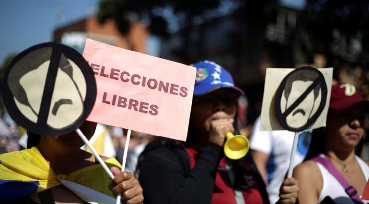 27 partidos de oposición venezolana anunciaron que no participarán en legislativas convocadas por  Maduro