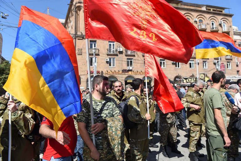 La OTAN y la UE, en alerta por el conflicto entre Armenia y Azerbaiyán: piden el cese inmediato las hostilidades
