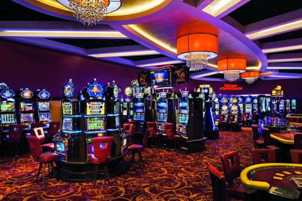 Dos mil trabajadores de casinos mantienen contrato suspendido desde marzo: urgen reapertura con aforo y sin venta de licor
