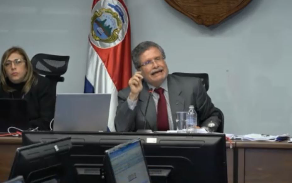 Comisión de Nombramientos emitirá informe sobre magistrado Fernando Cruz este miércoles