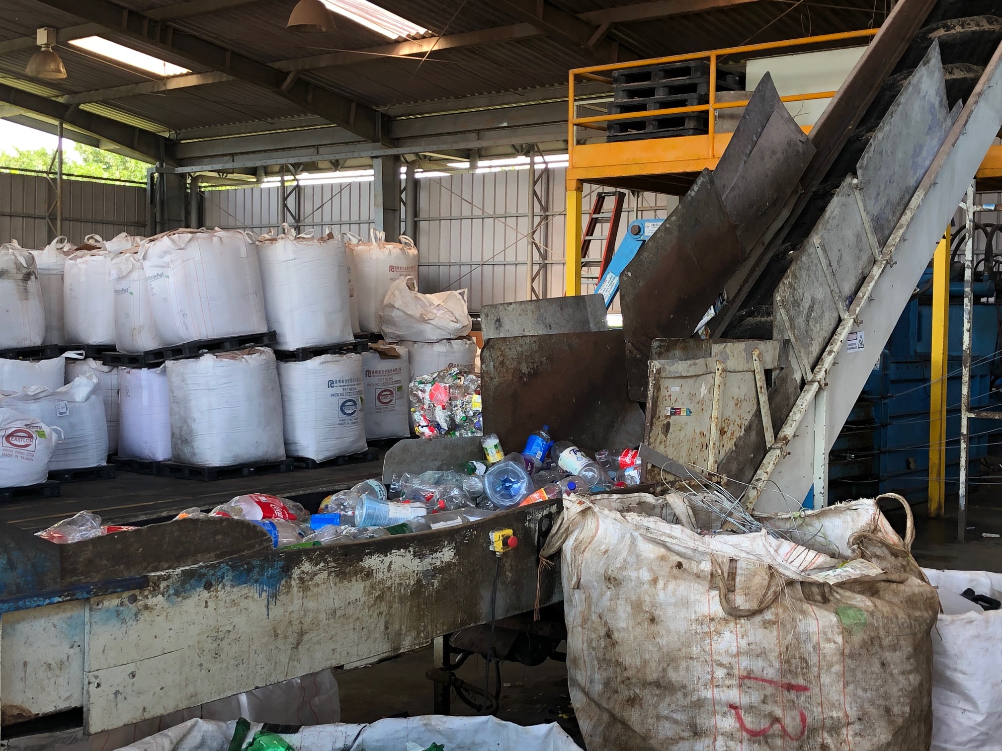 Pulperías de Desamparados buscan reactivar la economía del cantón por medio del reciclaje