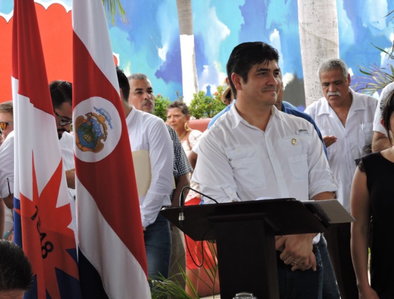 Carlos Alvarado visitará Puntarenas vía aérea ante anuncio de manifestaciones en carretera