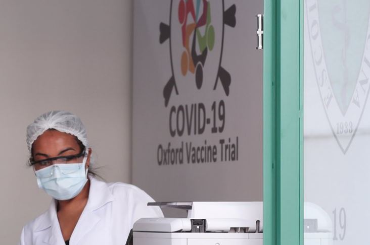 Pausaron las pruebas de la vacuna contra el Covid-19 de la Universidad de Oxford por posibles efectos adversos