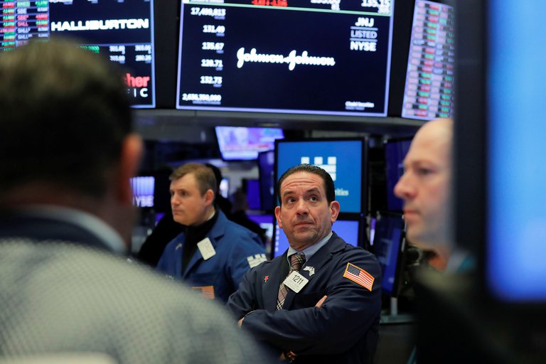 Tras el debate, Wall Street cotiza con ganancias impulsadas por indicadores positivos del empleo