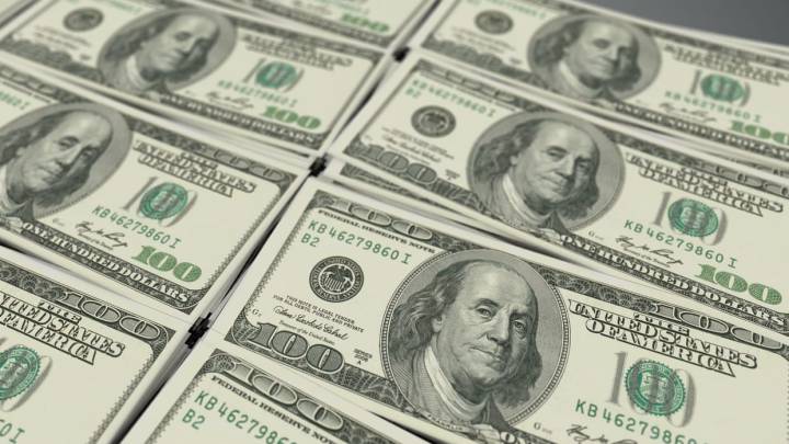 Incertidumbre empuja venta del dólar a ¢616 en ventanilla de bancos comerciales