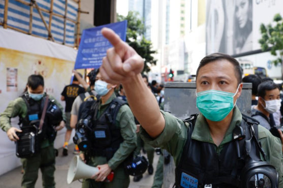 El régimen de Xi Jinping bloquea más protestas en Hong Kong: arrestó a 60 manifestantes prodemocráticos en el Día Nacional de China