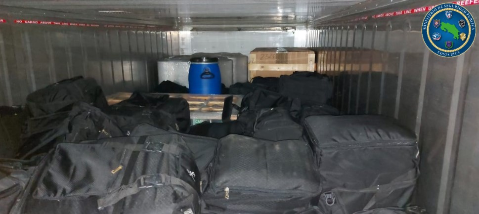 Policía decomisa 2.5 toneladas de cocaína escondida en contenedor en Limón