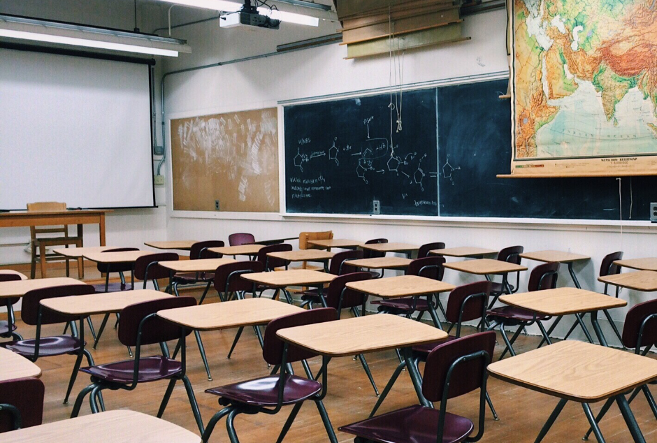 Centros educativos privados piden que aval para regresar a las aulas se separe del MEP