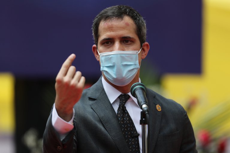 Juan Guaidó anunció un nuevo pago a sanitarios que atienden la pandemia de coronavirus en Venezuela