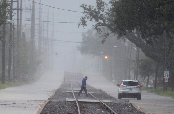 El huracán Delta impactó en Louisiana con vientos de 155 kilómetros por hora